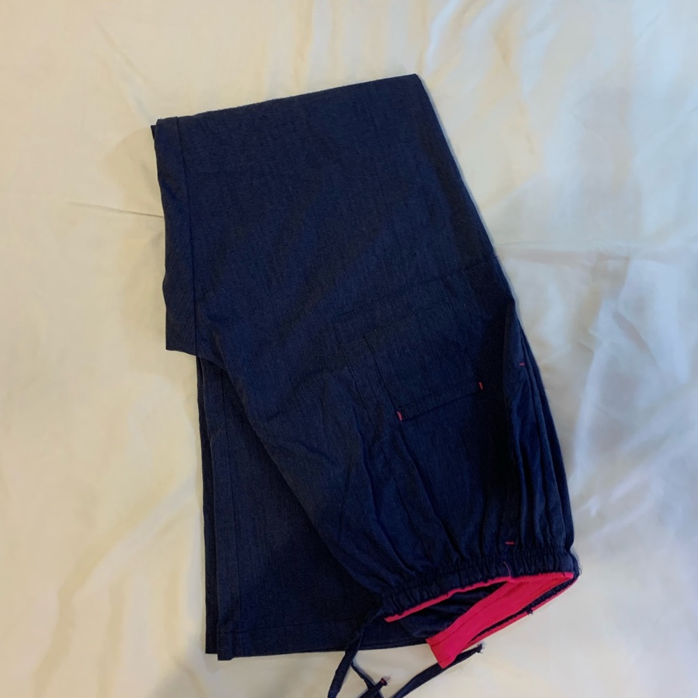 Beverly Hills Uniforms Navy Scrub Pants with Pink Trim Size Small
